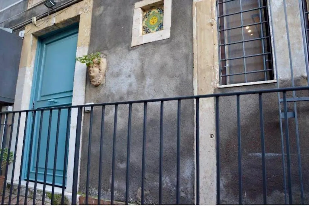L' Angolo Dei Benedettini Catania