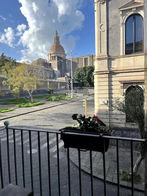 L' Angolo Dei Benedettini Catania Apartment