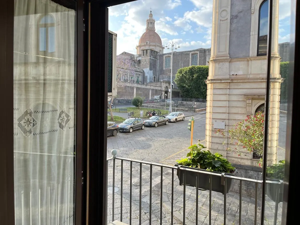 L' Angolo Dei Benedettini Catania Apartment
