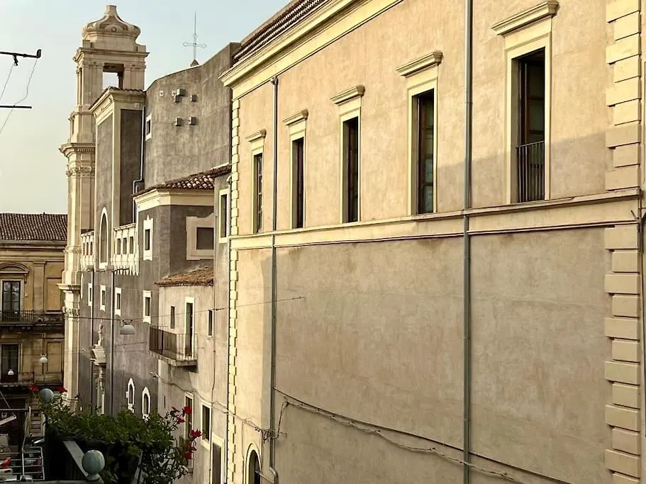 L' Angolo Dei Benedettini Catania Apartment